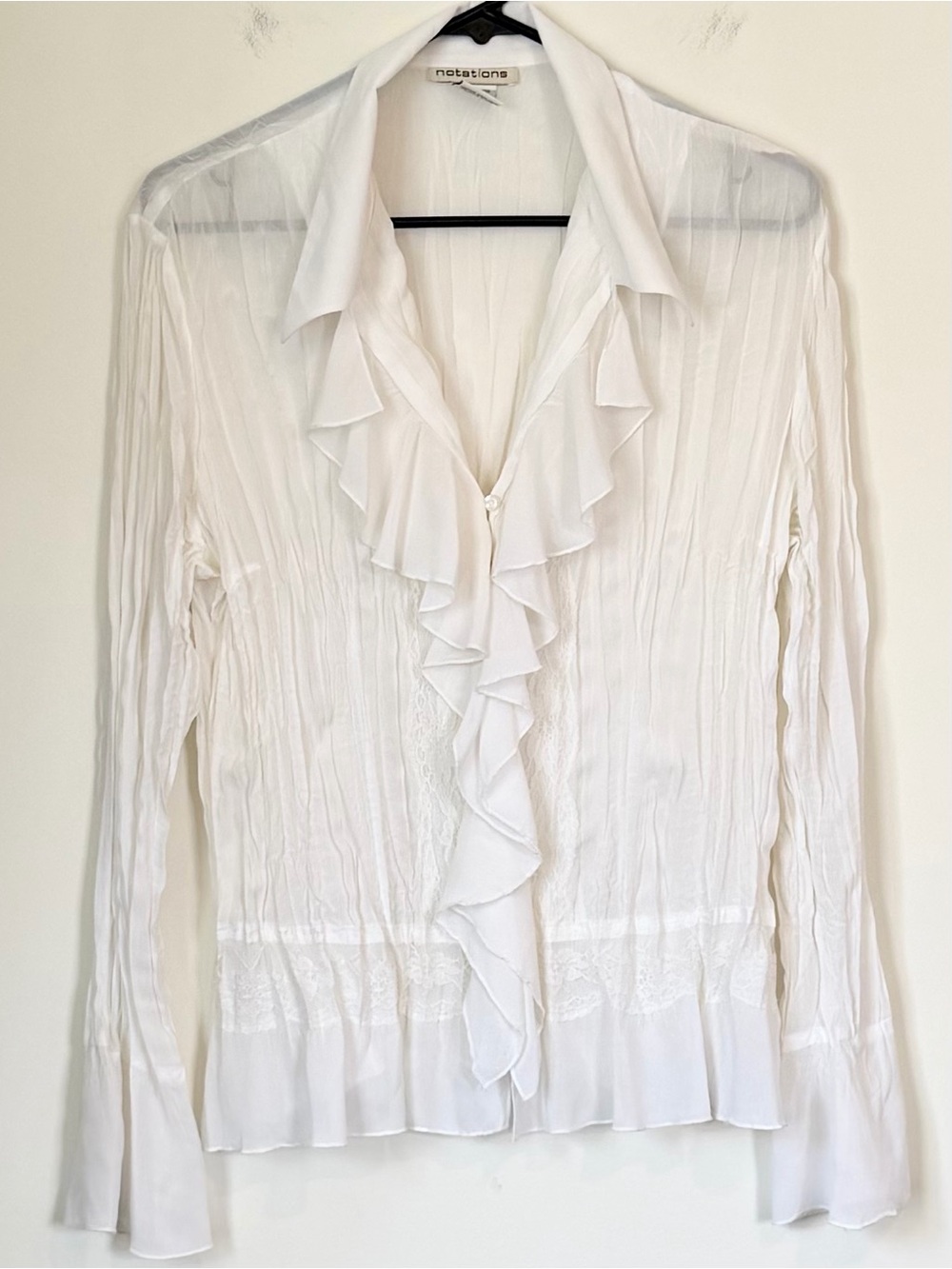 Notations White Ruffled V-Neck Blouse with Lace Trim - Size: Large